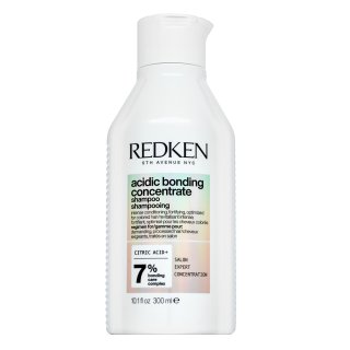 E-shop Redken Acidic Bonding Concentrate Shampoo posilujúci šampón pre farbené, chemicky ošetrené a zosvetlené vlasy 300 ml