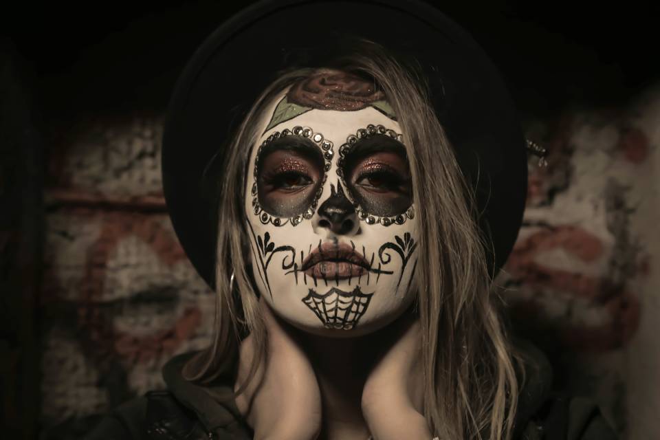 Vytvorte si nezabudnuteľný halloweensky make-up